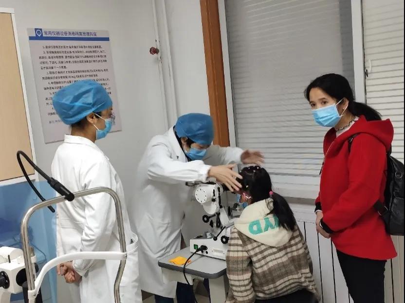 把每一个患儿都当自己的孩子全国小儿斜弱视专家岳以英