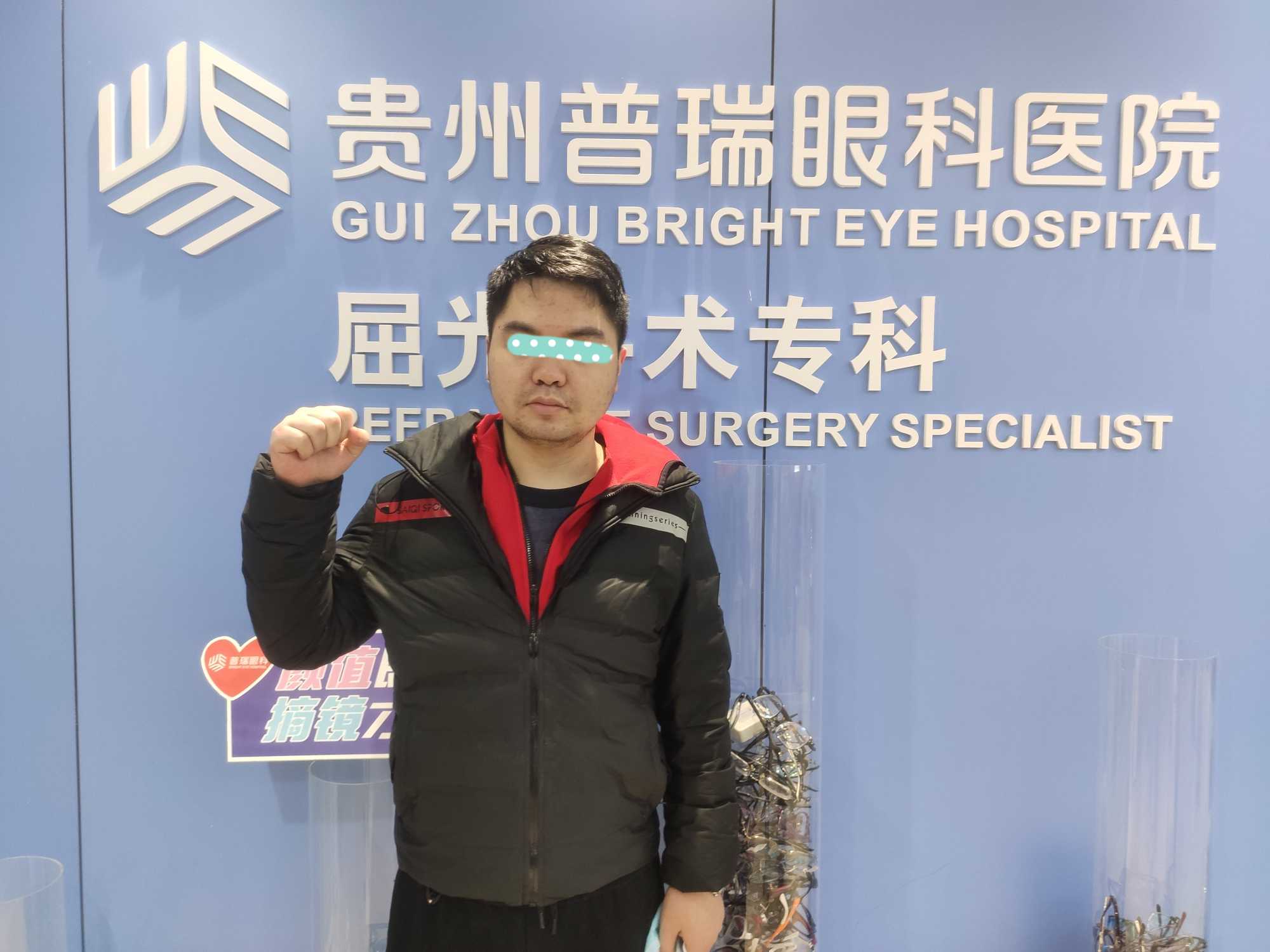 【摘镜者说】摘掉眼镜 美丽蜕变